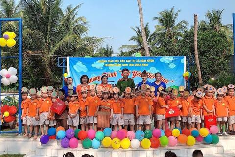 Tổ chức chương trình “Tôi yêu Việt Nam – An toàn giao thông cho nụ cười trẻ thơ”
